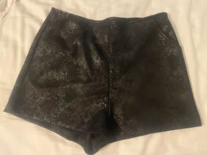 Snakeskin Print Shorts Black Size M thumbnail 1