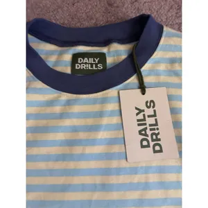 Daily Drills Women’s Malibu + Lemonade Striped Long Sleeve Top & Shorts Set M thumbnail 3