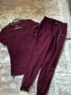 Med Couture Touch Scrub. Set thumbnail 1