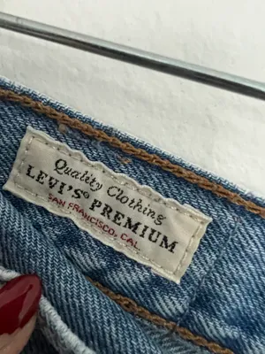 Levi's Wedgie Straight Distressed thumbnail 4