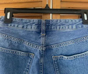 BDG Urban Outfitters Mom High Rise Blue Denim Cutoffs Shorts Sz 27 thumbnail 6