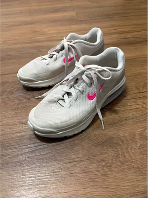 Nike Air Max SYSTM Women’s Size 8 White Gray Pink Running Sneakers Shoes thumbnail 4