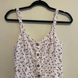 Hollister White and Red Floral Dress Y2K Size Medium thumbnail 2