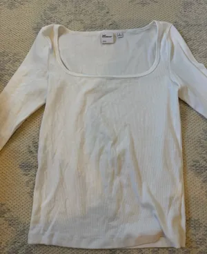 Aritzia Long Sleeve thumbnail 1