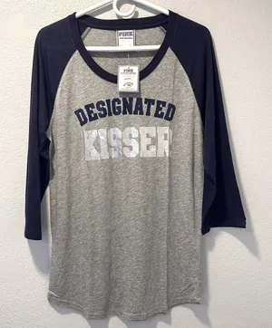 Victoria's Secret Pink-(L) MLB NEW YORK YANKEES BASEBALL‎ CREW TEE SHIRT thumbnail 1