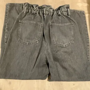Zara High waisted Buttoned Baggy Jeans Gray‎ - Size 2 thumbnail 2