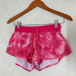 Lululemon Women’s Hotty Hot Short 2.5” in Tidal Trip Boom Juice/Boom Juice 4 thumbnail 4