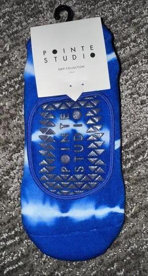 Blue Tie-Dye Grip No-Show Socks -NEW thumbnail 1