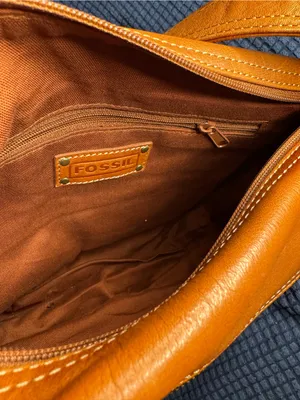 Vintage Fossil shoulder bag features a rich, warm tan leather thumbnail 5