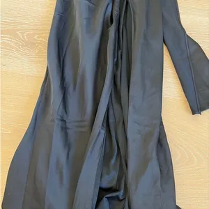 Lulu’s Maxi Dress Satin One Shoulder Signature Elegance Size XXS Black thumbnail 9
