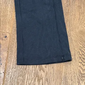 lululemon‎ athletica softstreme flared gray Flared Leggings size 10 thumbnail 3