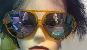Amber Frame Women's Oversized Aviator Sunglasses thumbnail 1