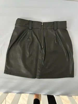 Hollister Ultra High-Rise Faux Leather Mini Skirt – Black – Size M thumbnail 2