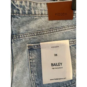 HIDDEN Los Angeles Bailey High Rise Boyfriend Jeans‎ Distressed Light Wash Sz 28 thumbnail 5