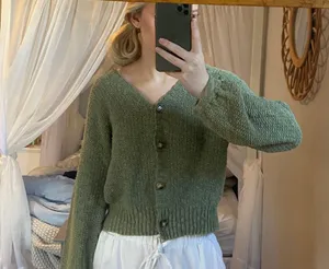 Green Cardigan Size L thumbnail 2