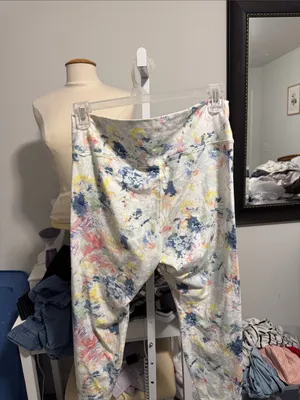 Old Navy White Floral Watercolor Active Leggings thumbnail 3