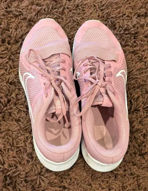 Pink Nike Running Shoes thumbnail 1