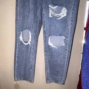 SHEIN Distressed Blue Jeans NWOT Size 8/10 Large thumbnail 4