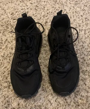 Nike Air Max 270 React GS Black Running Shoes thumbnail 1