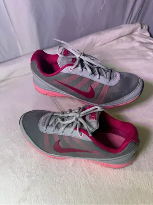 Nike Women’s Gray and Pink Athletic Sneakers thumbnail 3