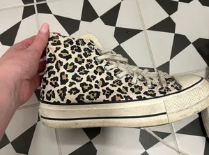 Converse Cheetah Print thumbnail 2