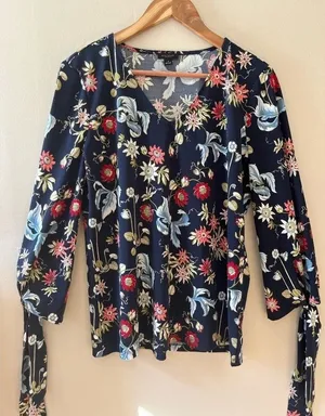 Ann Taylor Sz M Blue Navy Pullover V Neck Blouse Floral Stretch Bow Tie Cuff thumbnail 1
