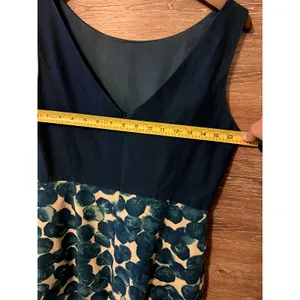 Tabitha dress blue size 12 floral cocktail party pencil zipper V back short thumbnail 6