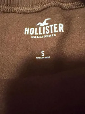 Hollister Cropped Crewneck Sweatshirt in Dark Brown with White Logo thumbnail 3