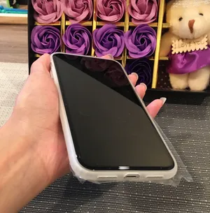 White Iphone XR Marble Case thumbnail 4