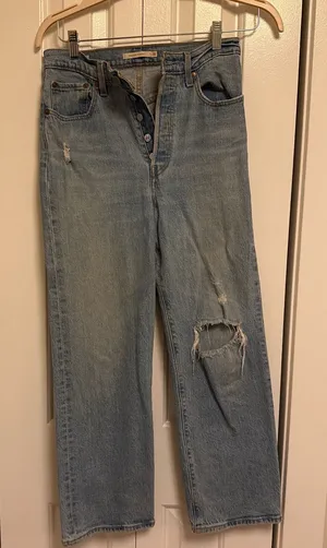 Levi’s High-Waisted Ribcage Straight Jeans thumbnail 1