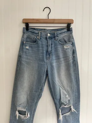 AMERICAN EAGLE AE Ripped Mom Jean High Rise Distressed in Cool Classic Size 2 thumbnail 7