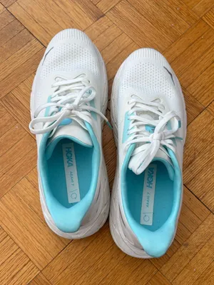 Hokas Arahi 7 thumbnail 1