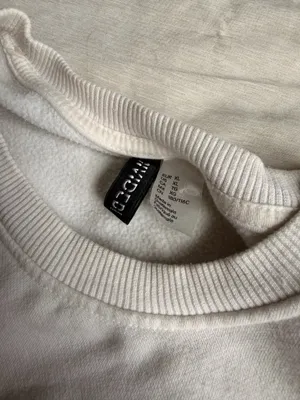 H&M Crewneck Sweatshirt thumbnail 2