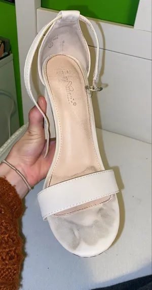 LovMark Tan Heels thumbnail 3