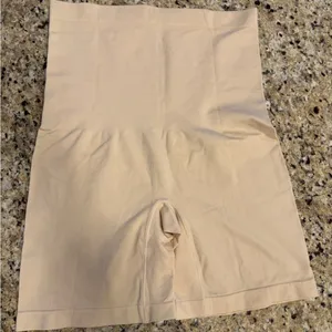Yummie by heather Thomson High-Waisted Shapewear Shorts size XL thumbnail 1
