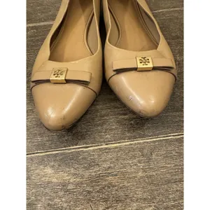 TORY BURCH BEIGE LEATHER HUGO‎ BOW POINT TOE GOLD REVA BALLET FLATS Size 8.5 thumbnail 2