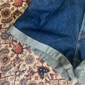 ZARA NWT High Waisted Mom Denim Shorts thumbnail 2