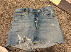 Levi’s Denim 501 shorts  thumbnail 1