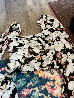 Abercrombie Floral Puff-Sleeve Cropped Top - Black & White thumbnail 8