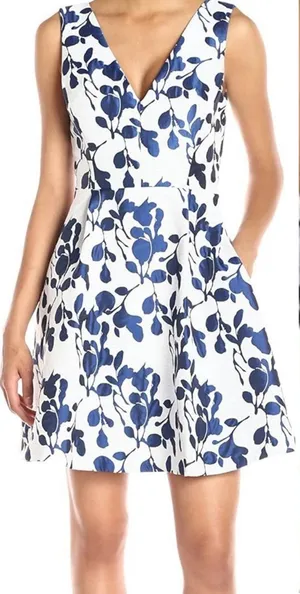 Betsey Johnson Floral Jacquard Dress Size 8 White Blue Metallic Flower‎ Print thumbnail 1