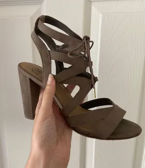 Grey Heels Gray Size 9 thumbnail 1