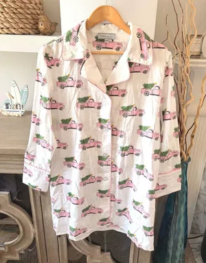 Toss Designs Nightshirt Womens White Pink Christmas Truck S/M thumbnail 1