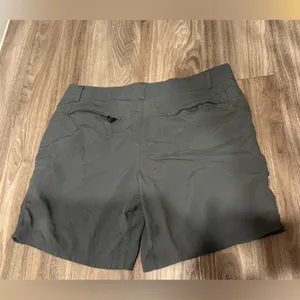 Columbia Grey Omni-Shade Shorts size 14 women's thumbnail 2