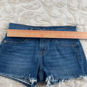 Gap Denim 1969 Womens 24P Medium Wash 3 Inch Cut Off‎ Jean Shorts Blue Petite thumbnail 8