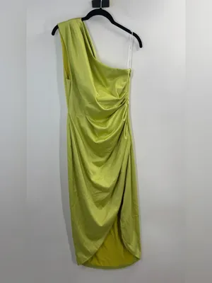 Elliatt Cassini Dress in Green thumbnail 6