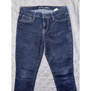 Old Navy Women's‎ Dark Wash Mid Rise Blue Denim Size 6 NWT thumbnail 2