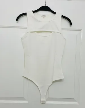 The Clothing Exchange Company | NWOT | Sleeveless Cutout Bodysuit | S | White | CT7673 thumbnail 1