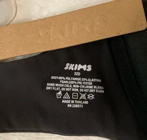 SKIMS Plunge Bra 32D thumbnail 4