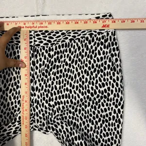 Talbots 14 Dalmatian Print Slim Crop Pants Black‎ White Animal Textured Trouser thumbnail 7