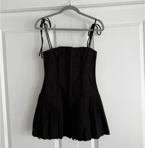 Edikted Black Perri Pleated Corset Mini Dress thumbnail 2